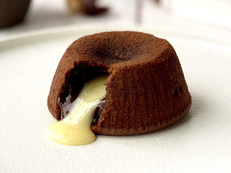 fondan-s-belym-shokoladom-sufle-0