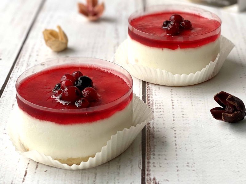 pirozhnoe-s-jogurtovym-mussom-2